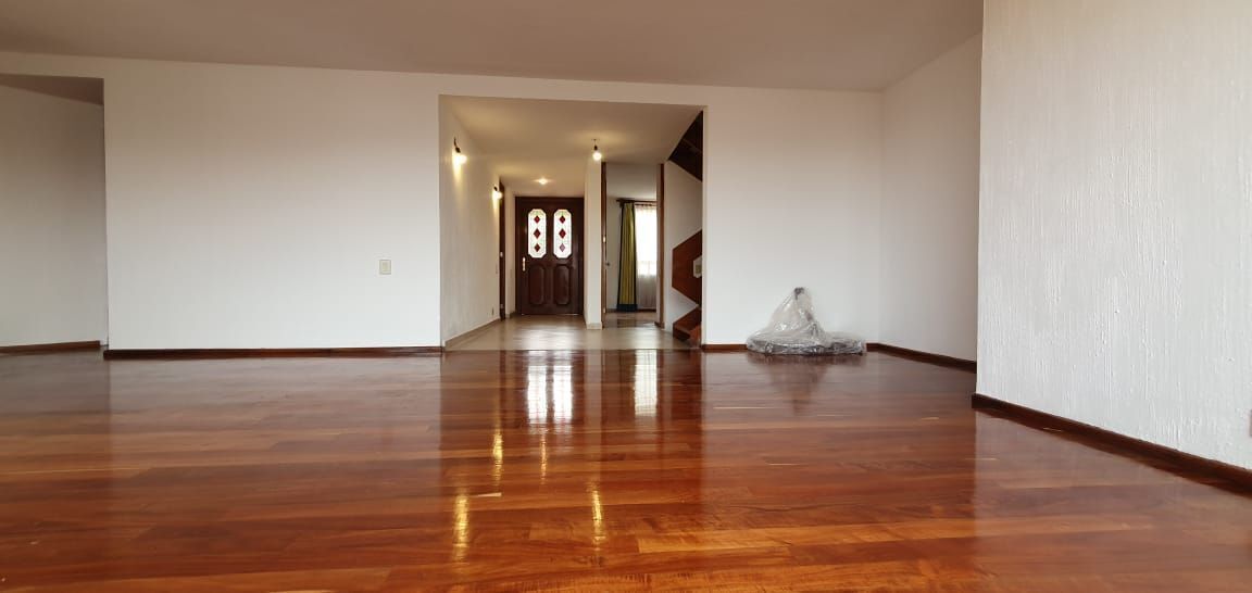 2 de 39: Vista hacia Acceso Principal de casa