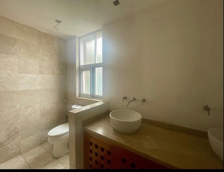 4 de 23: Baño visitas