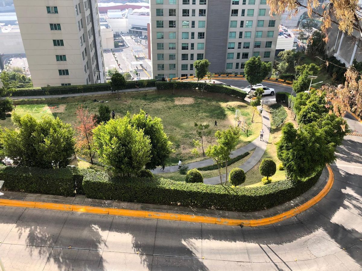 10 de 35: Asadores y pista para correr.