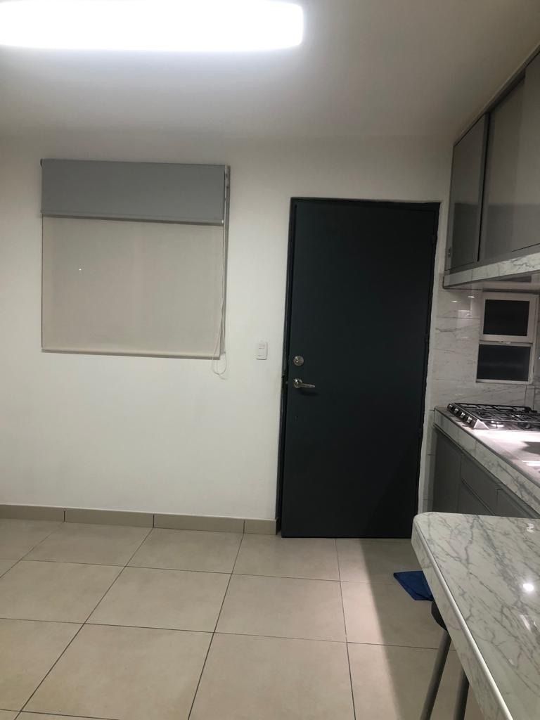3 de 13: Pequeño vestidor
