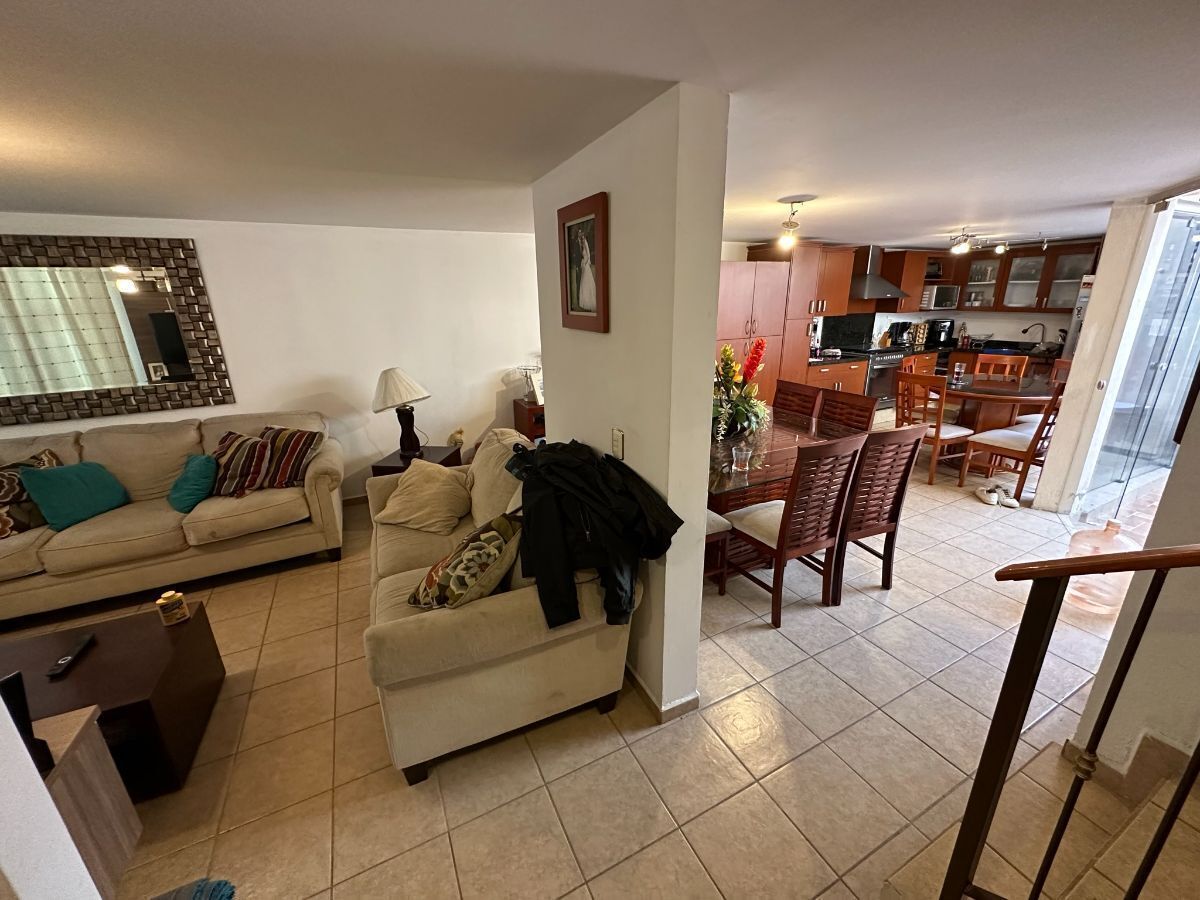 5 de 28: VISTA SALA, COMEDOR Y COCINA