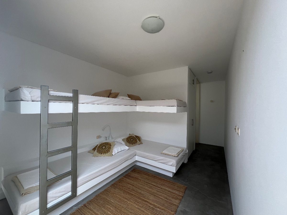 15 de 24: Tercer Dormitorio con dos camarotes y baño