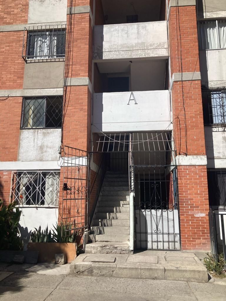 5 de 25: Entrada al Edificio