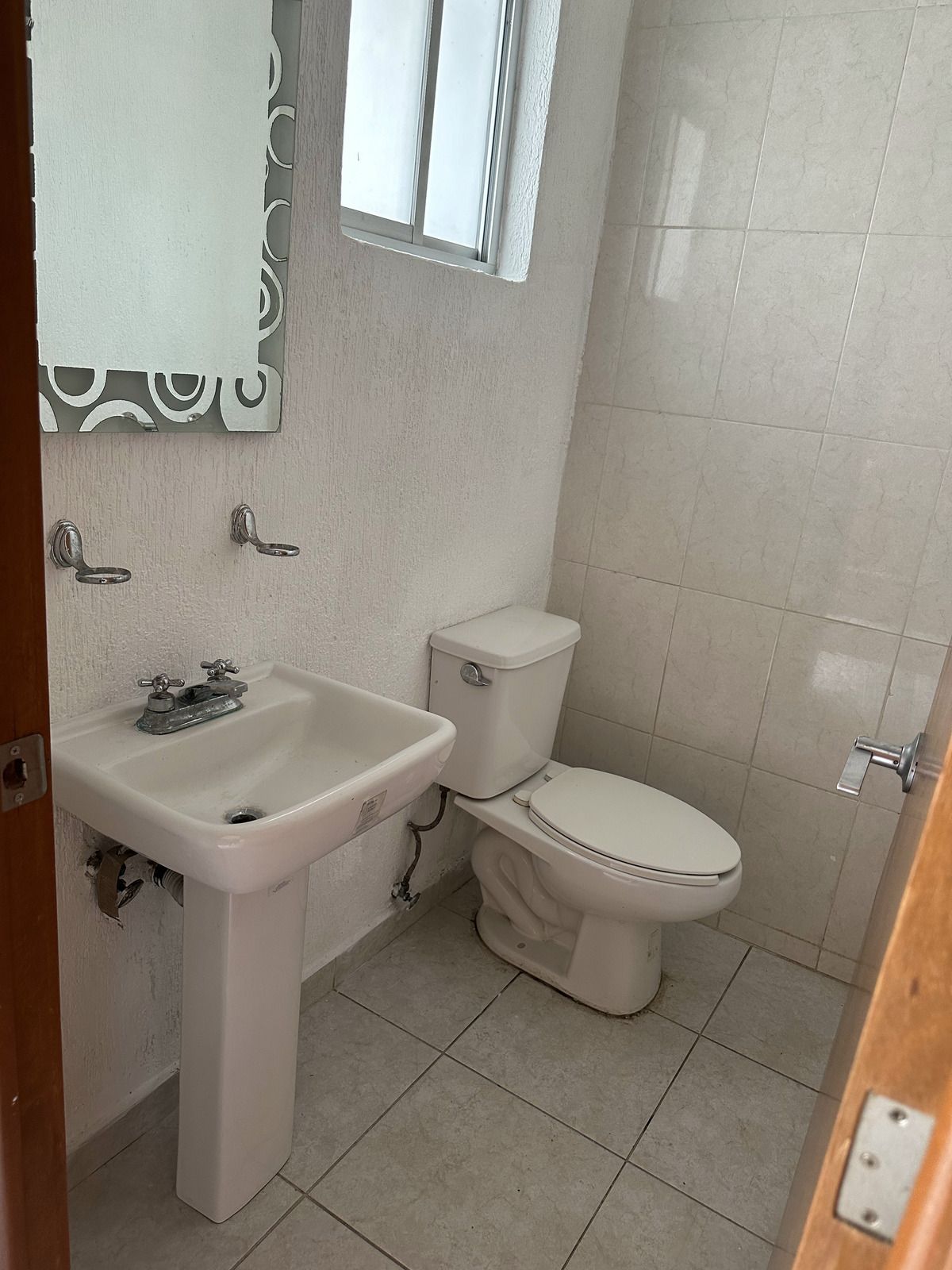 5 de 31: Baño secundario