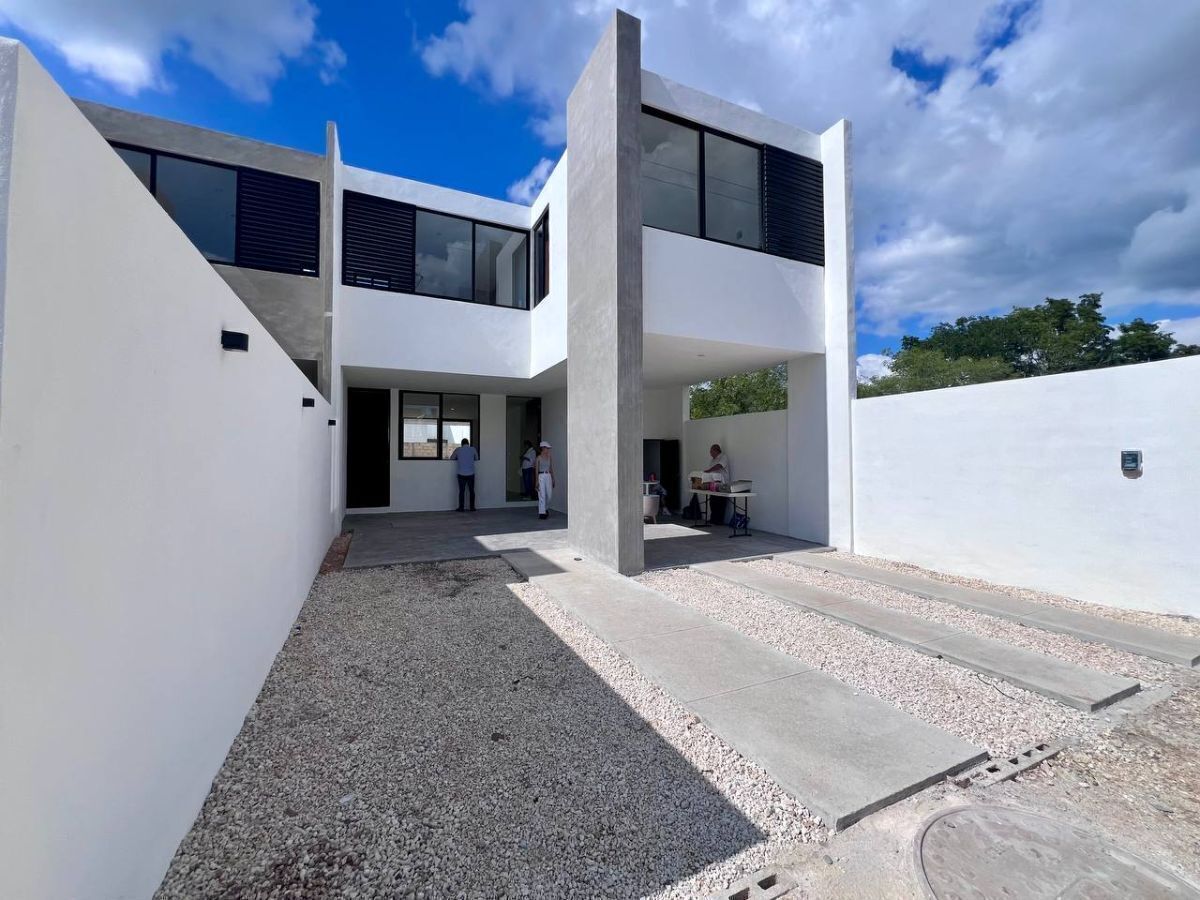 CASA EN VENTA EN MERIDA DZITYA, EXCELENTE ZONA
