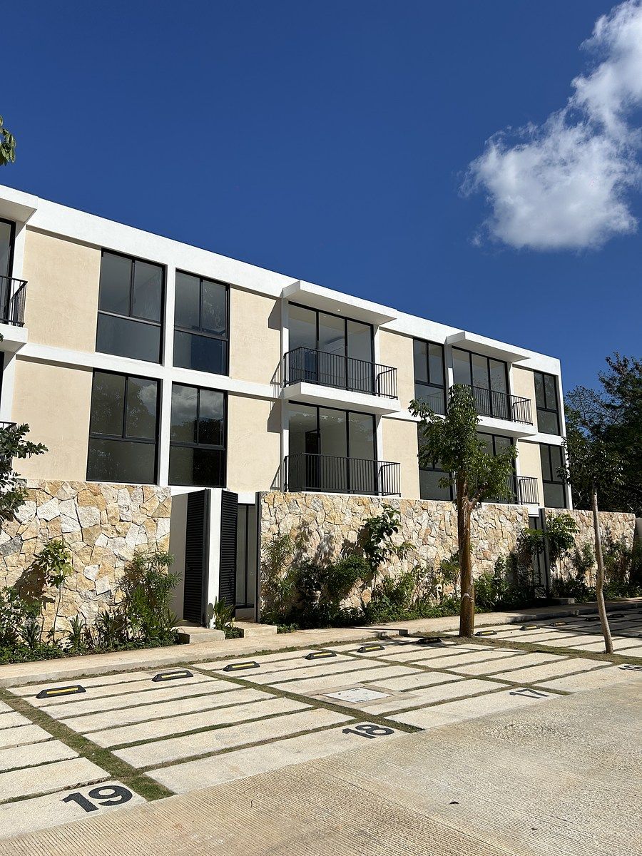 10 de 16: Fachada edificio