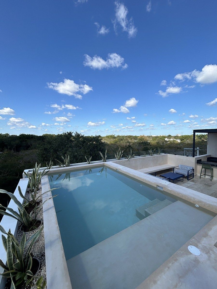 14 de 16: Piscina amenidades