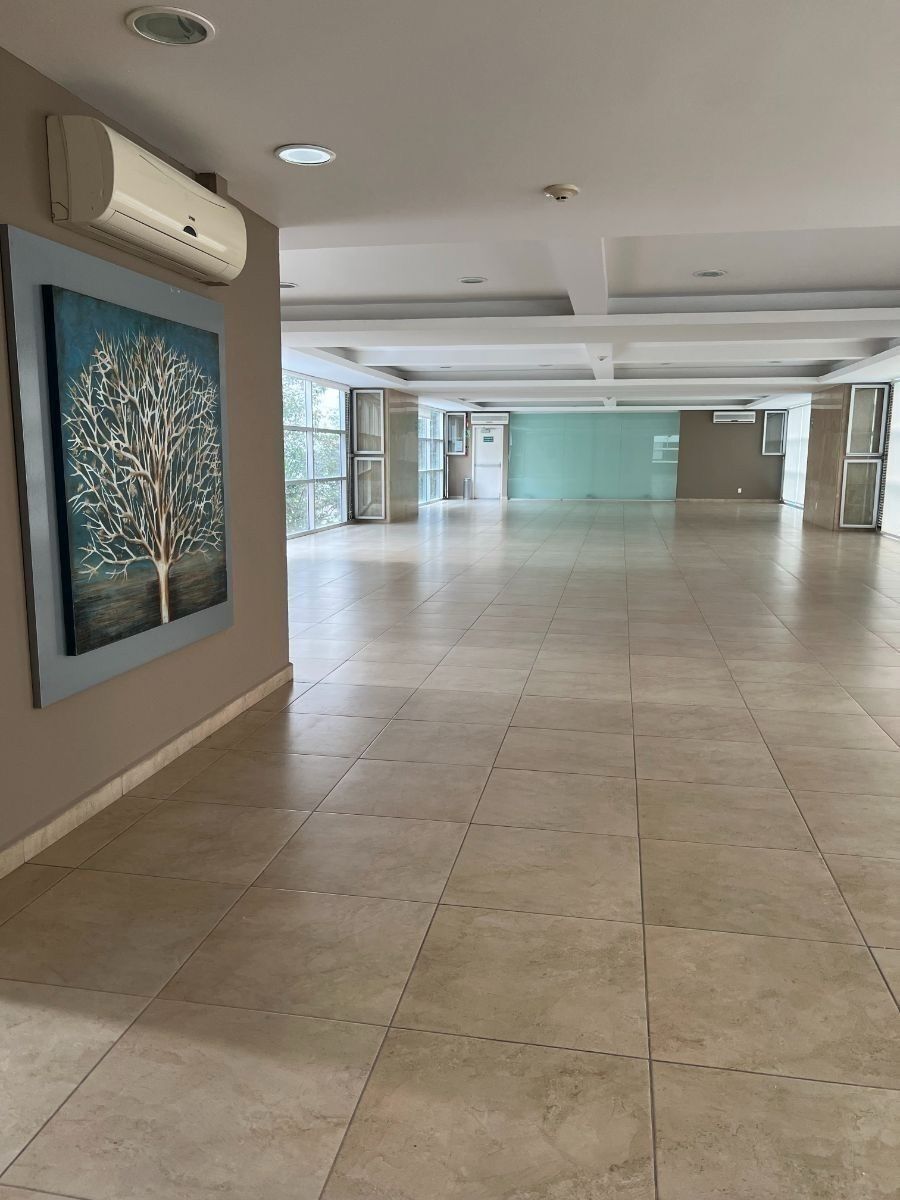 22 de 24: salón de usos multiples