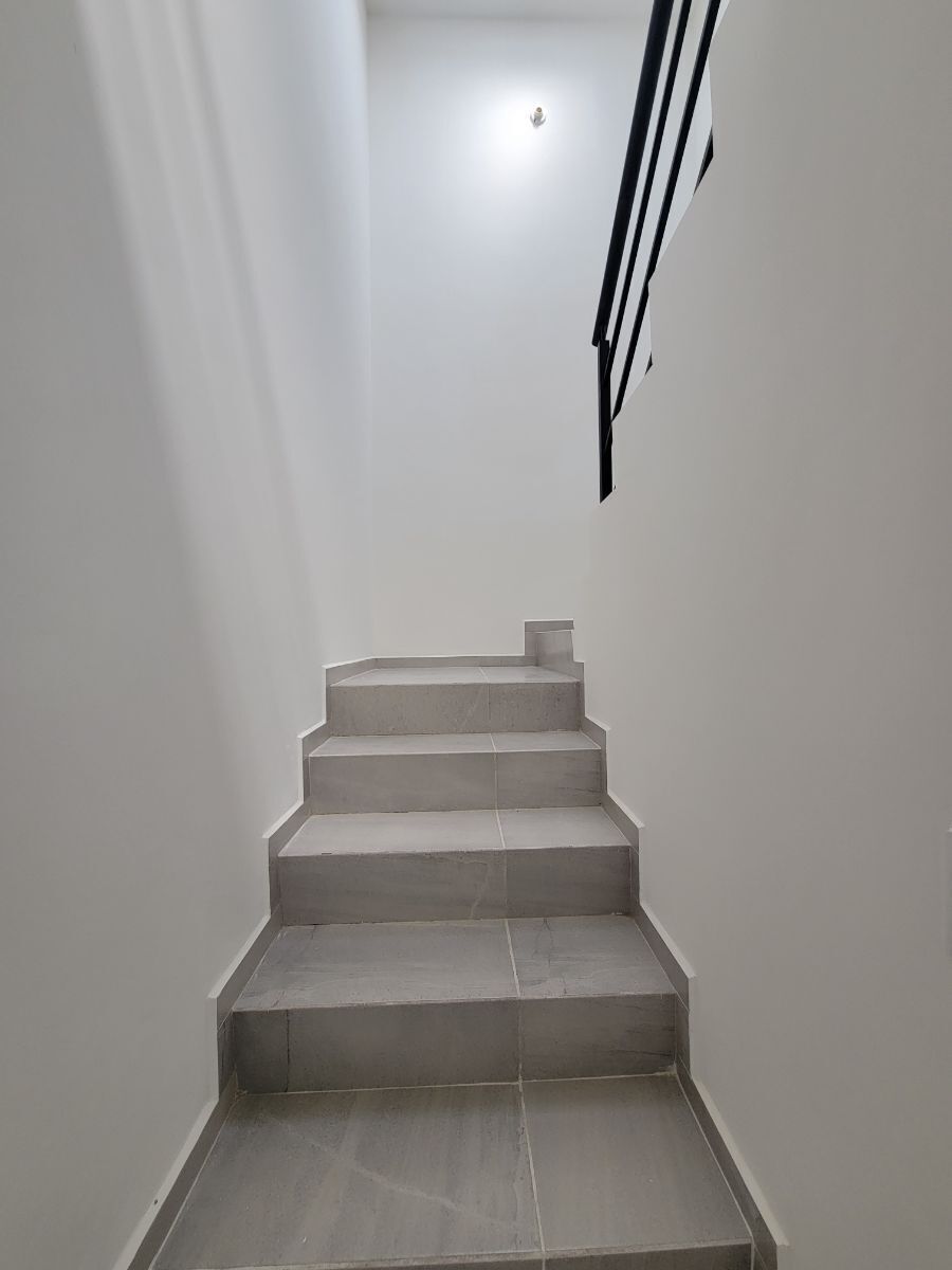 8 de 13: Escalera