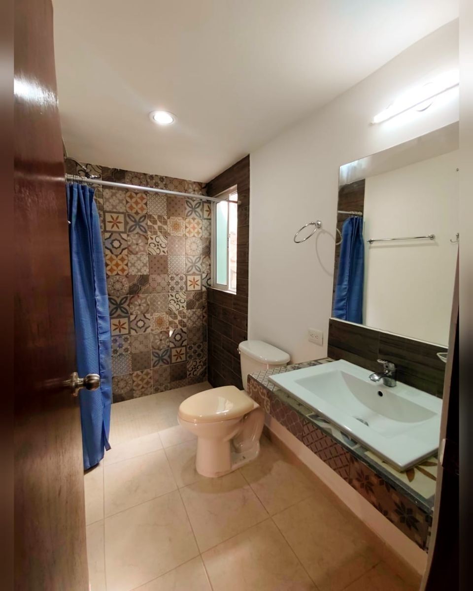 6 de 13: BAÑO