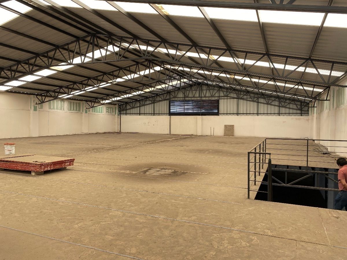 17 of 24: tapanco con escalera