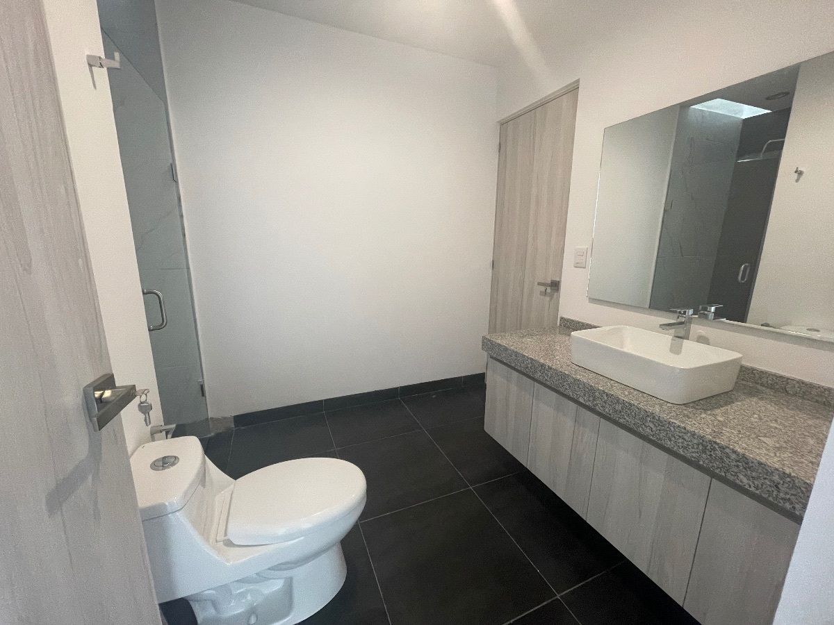 Baño completo en planta baja, foto 5 de 17