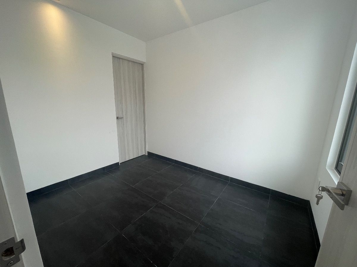 Estudio planta baja, foto 6 de 17