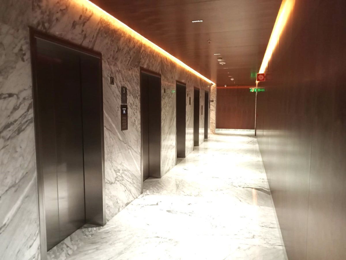 11 de 16: Área de elevadores