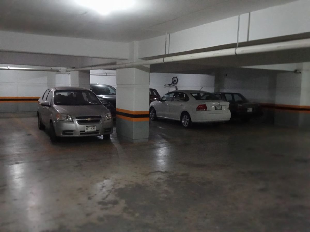 13 de 24: Cuenta con dos lugares estacionamiento