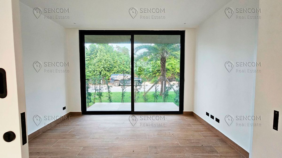 8 de 26: Se Vende nueva villa en Punta Cana Village 8