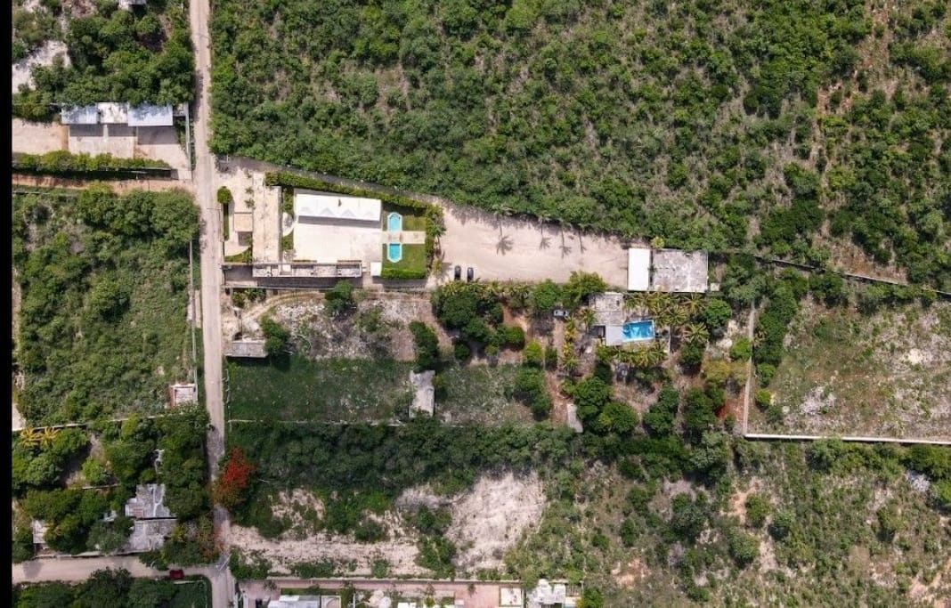 Terreno en venta Chichi Suarez en Mérida, Yucatán - foto 2