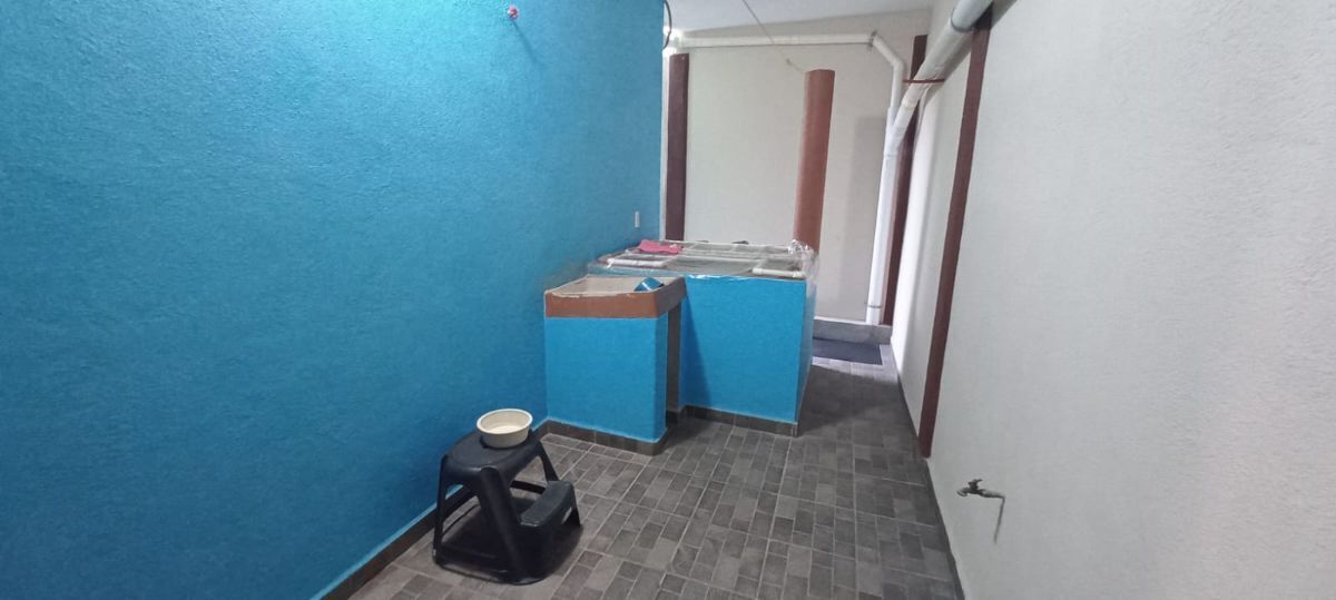 23 of 23: área de servicio.