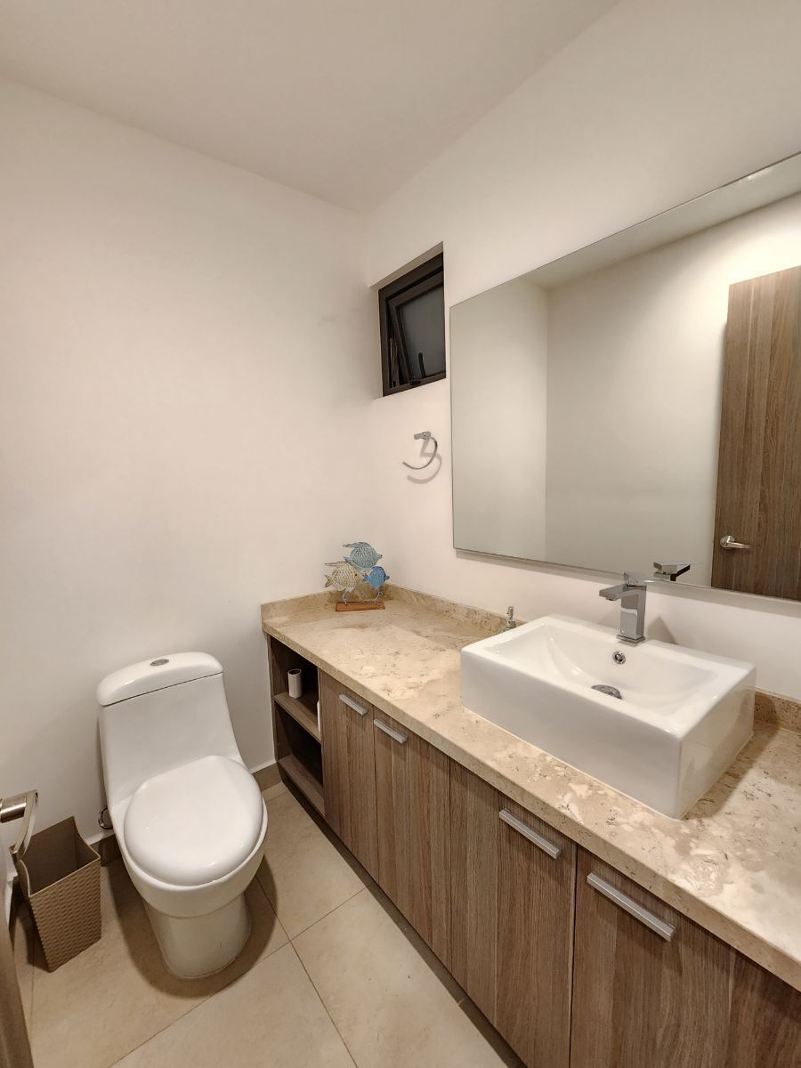MEDIO BAÑO VISITAS