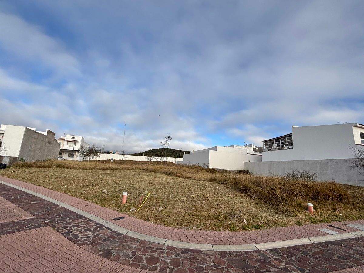 2 de 17: Terreno plano y en esquina.