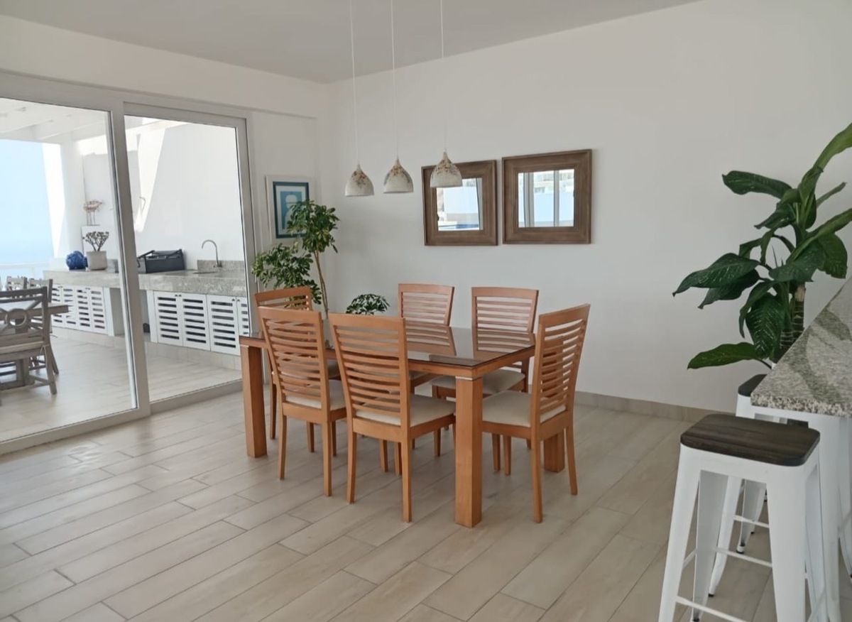 6 de 20: Comedor interno con linda vista