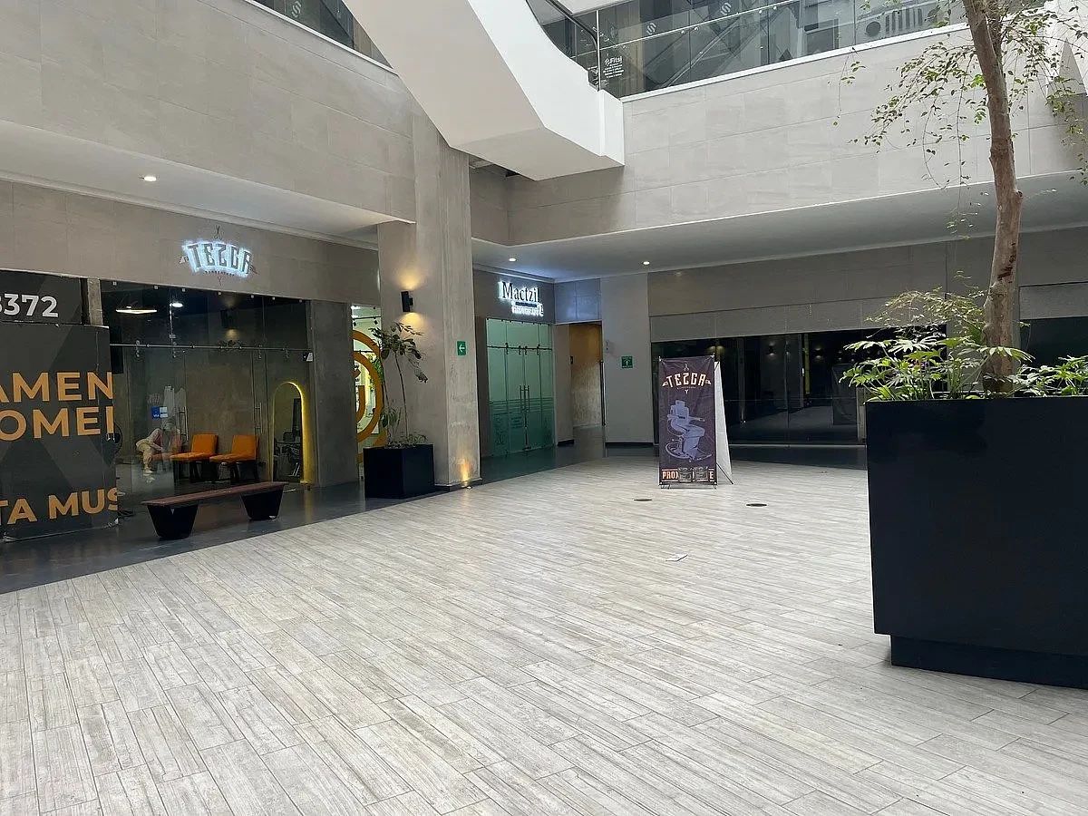 Renta de local comercial, foto 1 de 8