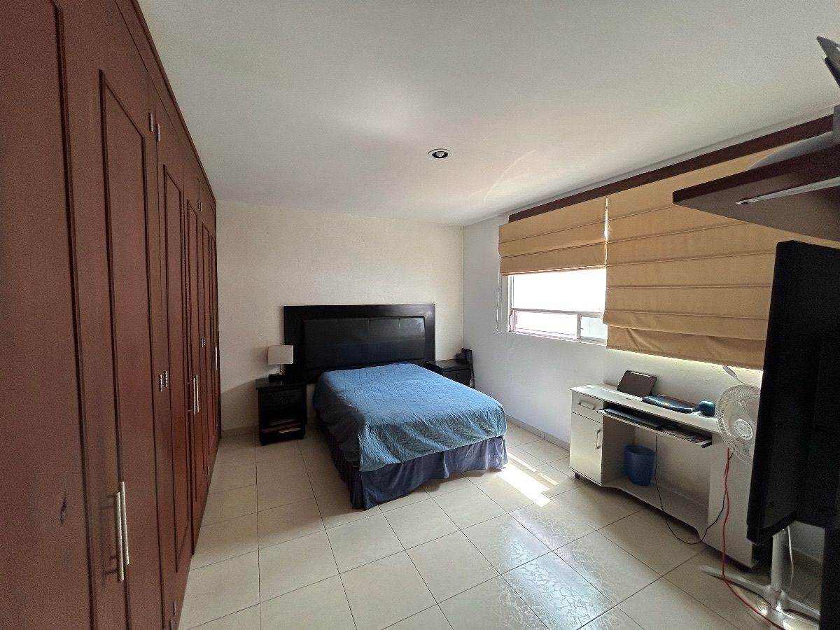 9 of 12: Habitación secundaria