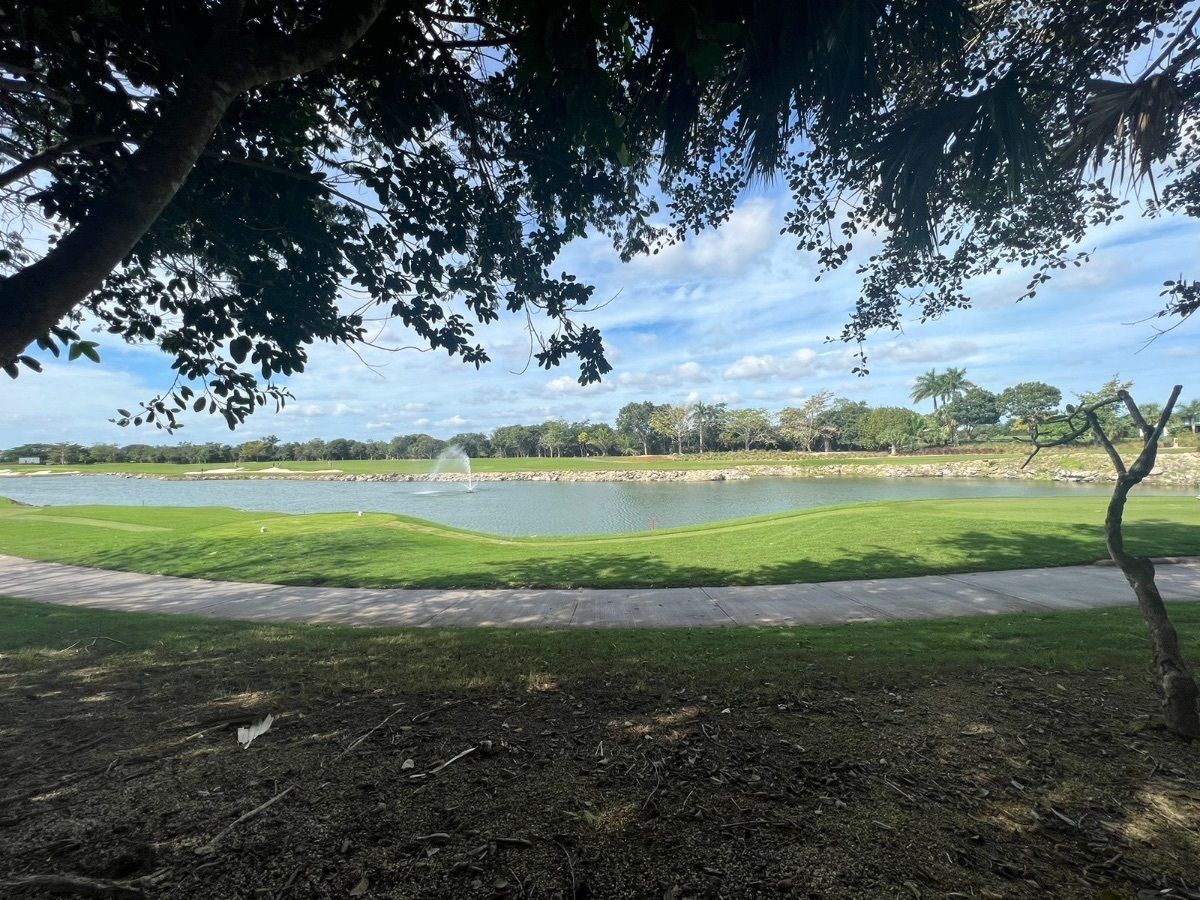 Lote em Yucatán Country Club, Mérida, foto 2 de 4
