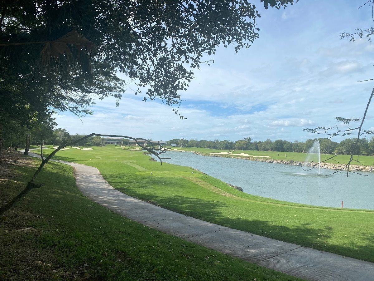 Lote em Yucatán Country Club, Mérida, foto 3 de 4