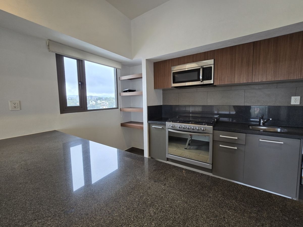 3 of 36: Cocina abierta