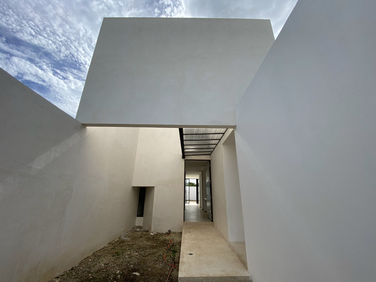 2 of 22: FACHADA