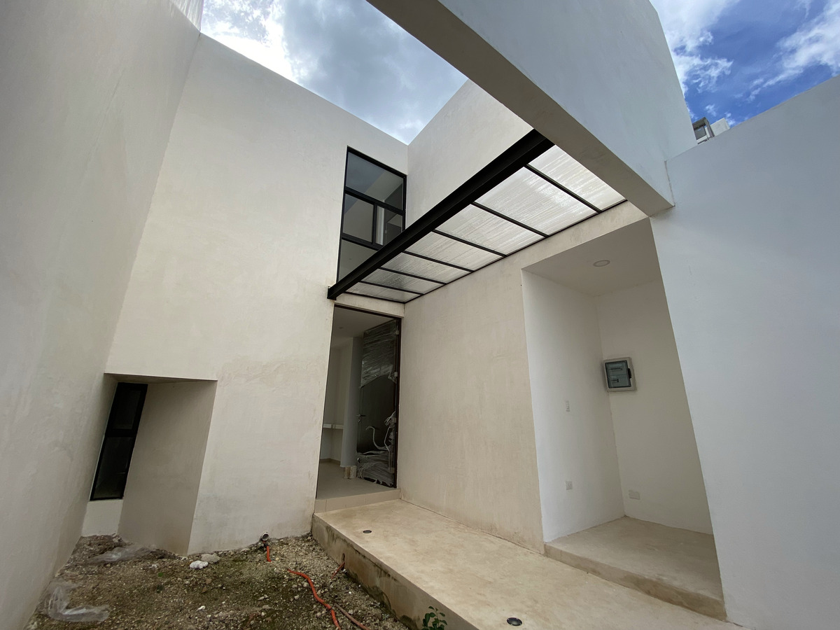 3 of 22: FACHADA