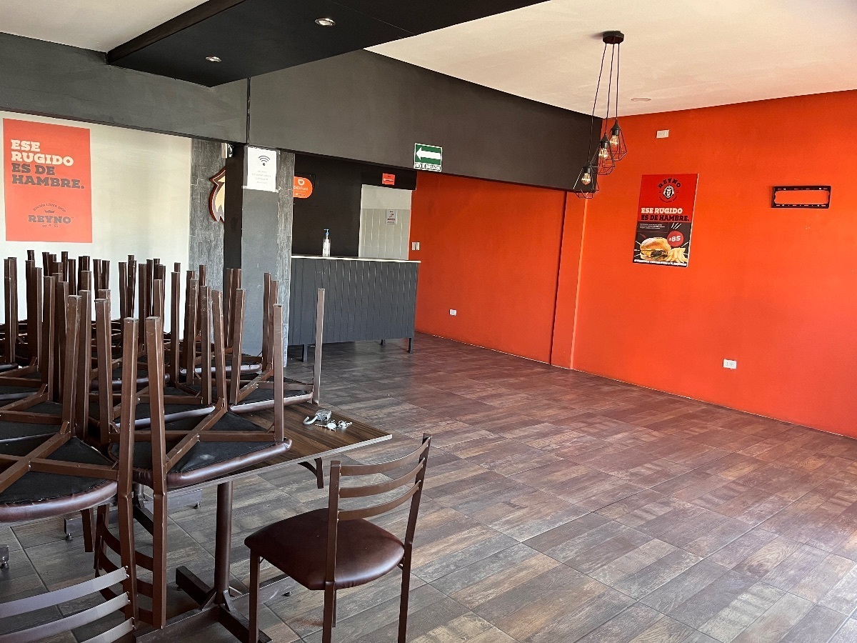 2 of 7: Comedor
