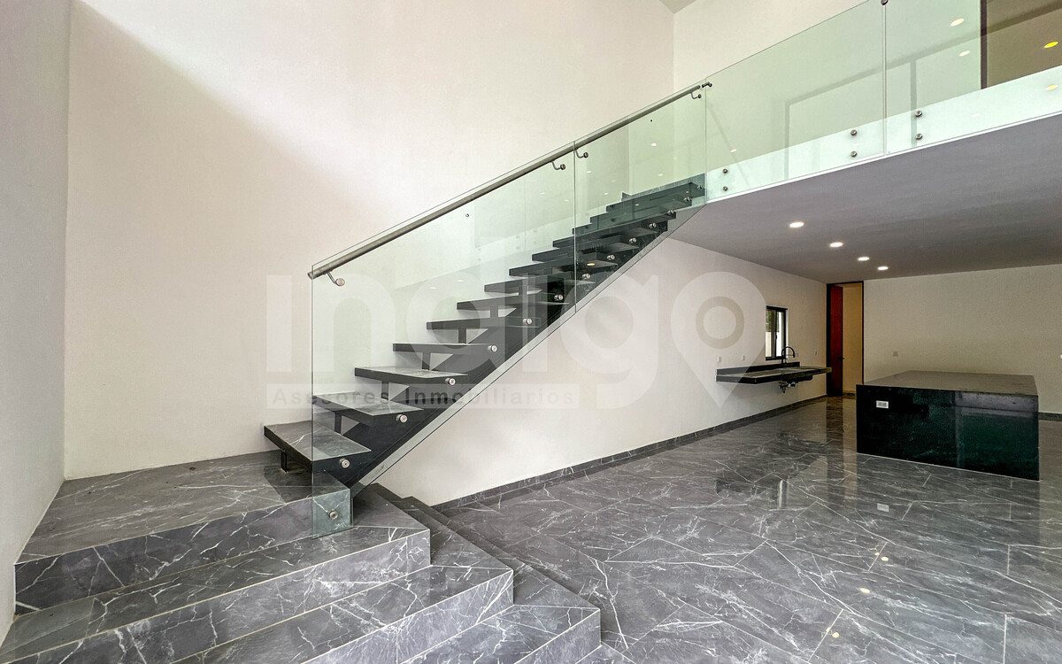 18 de 50: Escalera Planta Alta