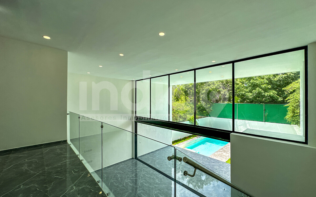 20 de 50: Pasillo de Planta Alta