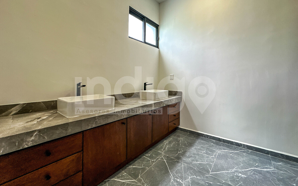 28 de 50: Baño Recámara Principal