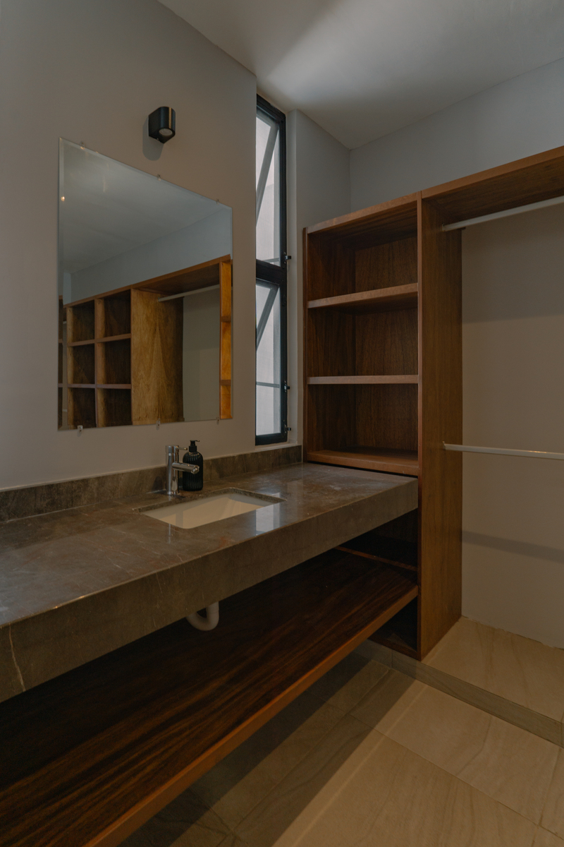 10 de 16: Baño Recámara Principal