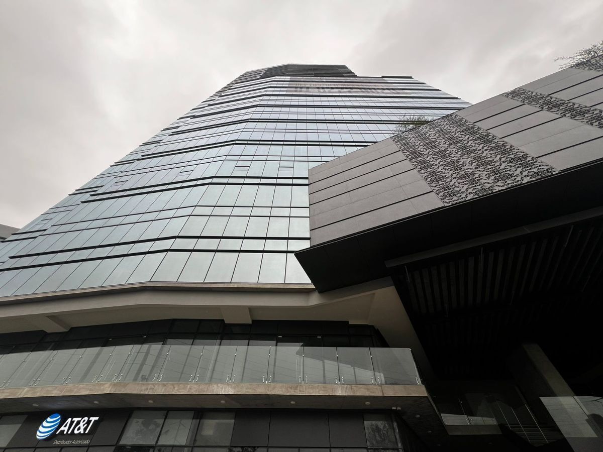 20 de 20: Fachada edificio