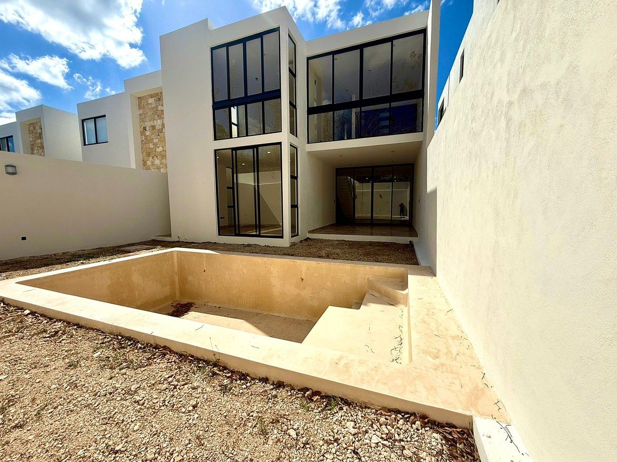 CASAS de 4 quartos NA PRIVADA LAS MARGARITAS 190, CHOLUL, foto 1 de 13