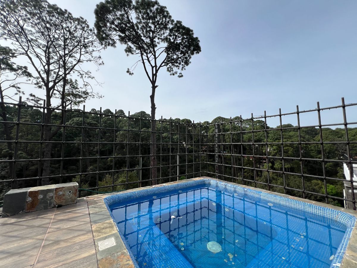 5 de 32: Jacuzzi