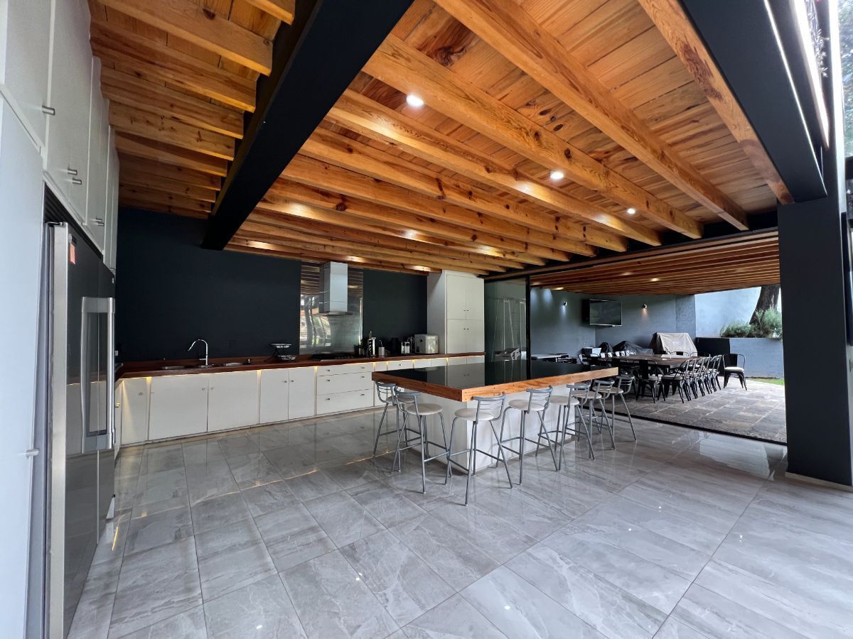 8 de 32: Comedor exterior
