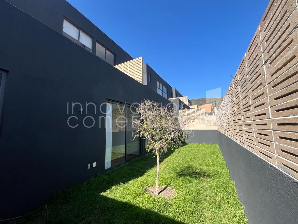 4 de 45: Jardín privado