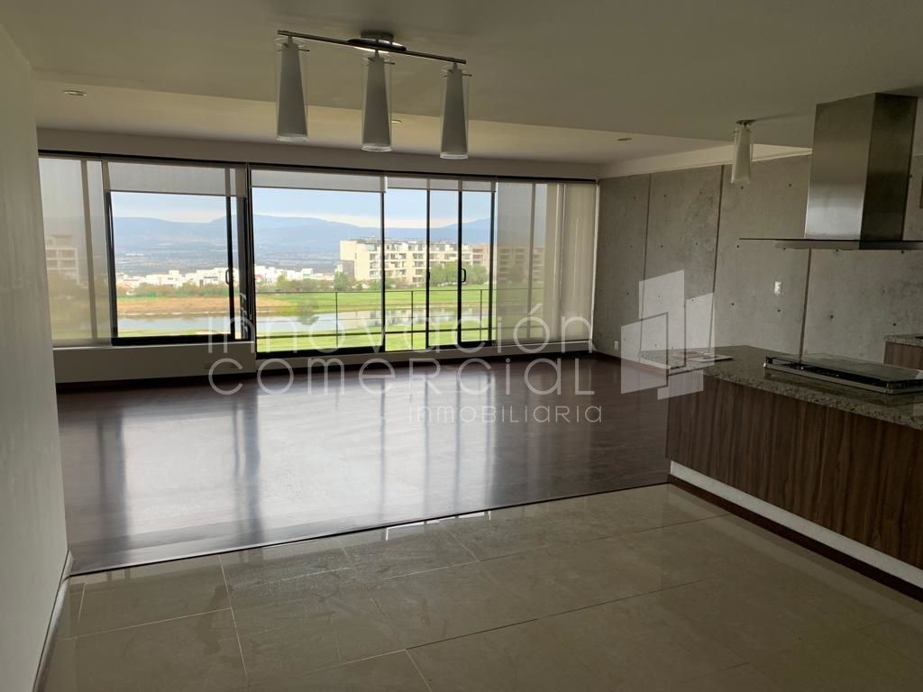 2 de 25: Sala, comedor  y cocina con vista panorámica