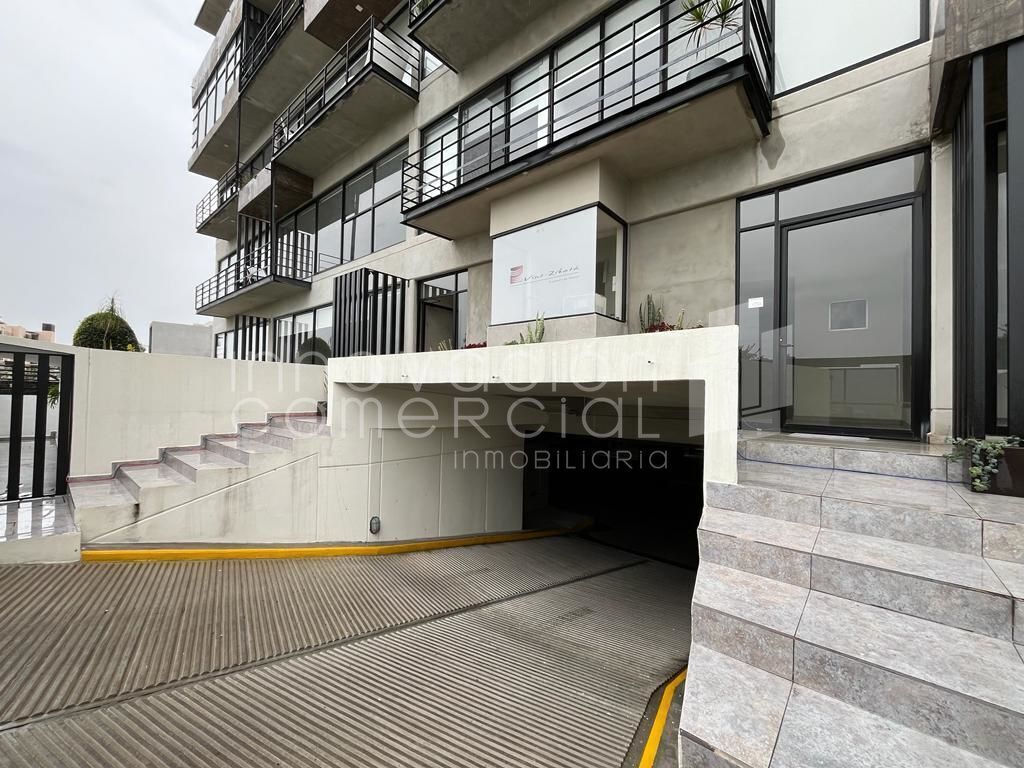 22 de 25: Acceso a estacionaniento