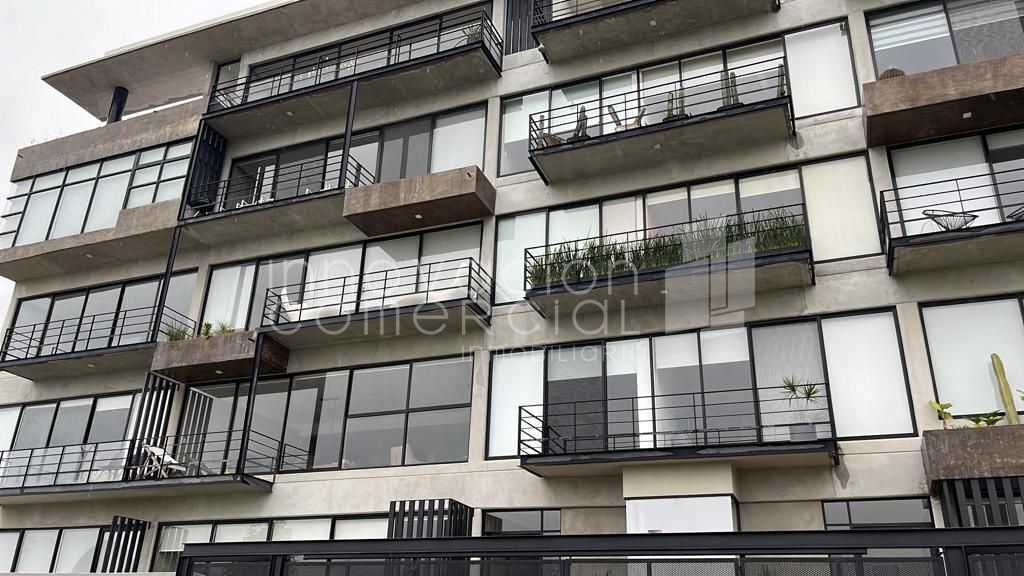 25 de 25: Fachada principal