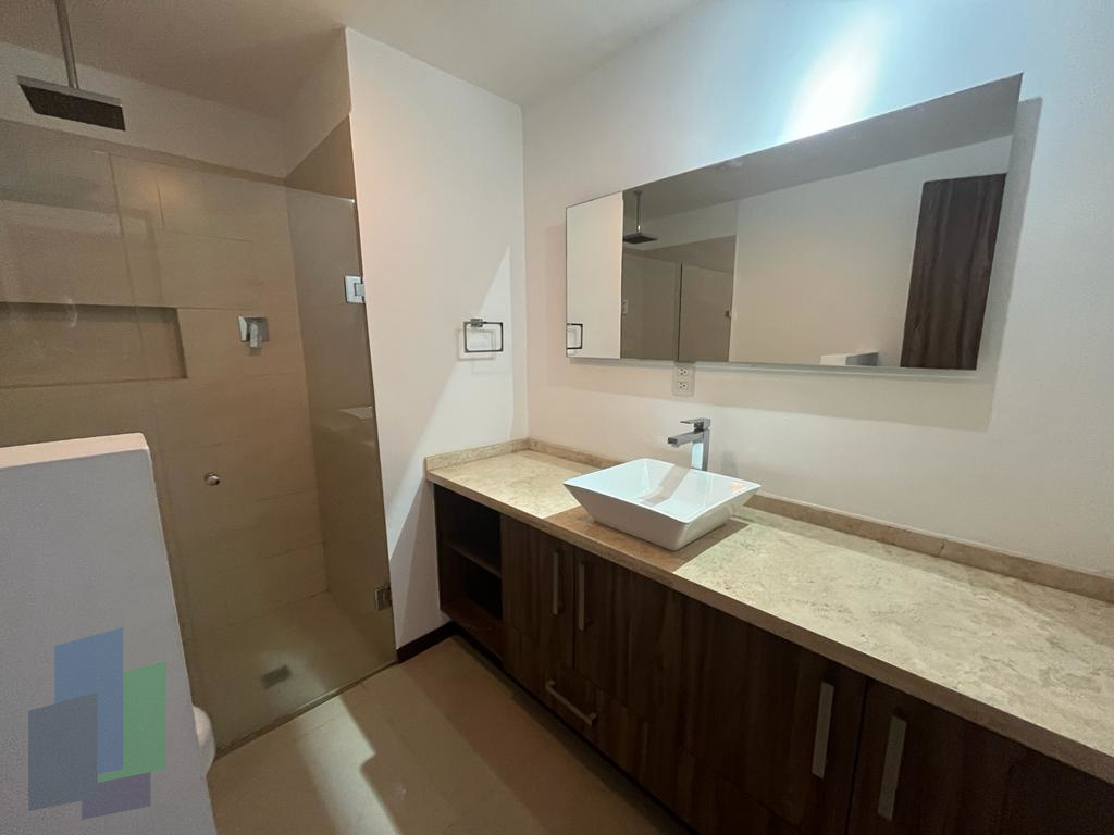 15 de 21: Baño completo