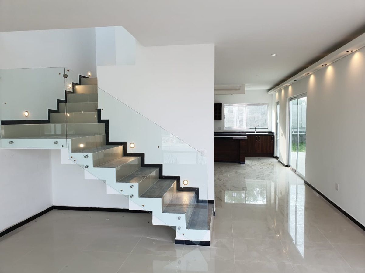 Se vende casa nueva en canadas del arroyo