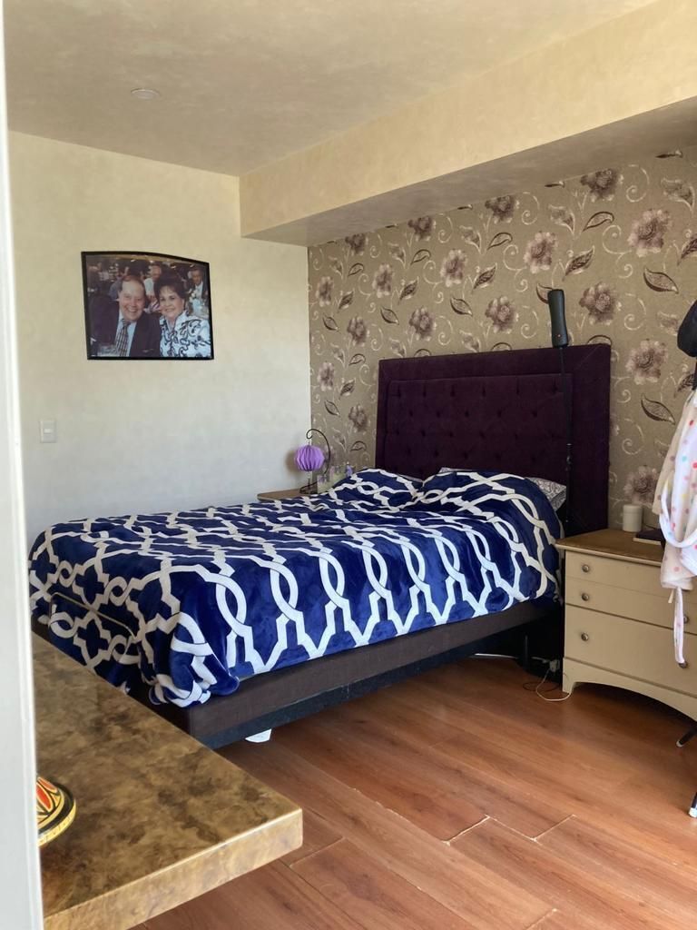 3 de 8: Cuarto principal