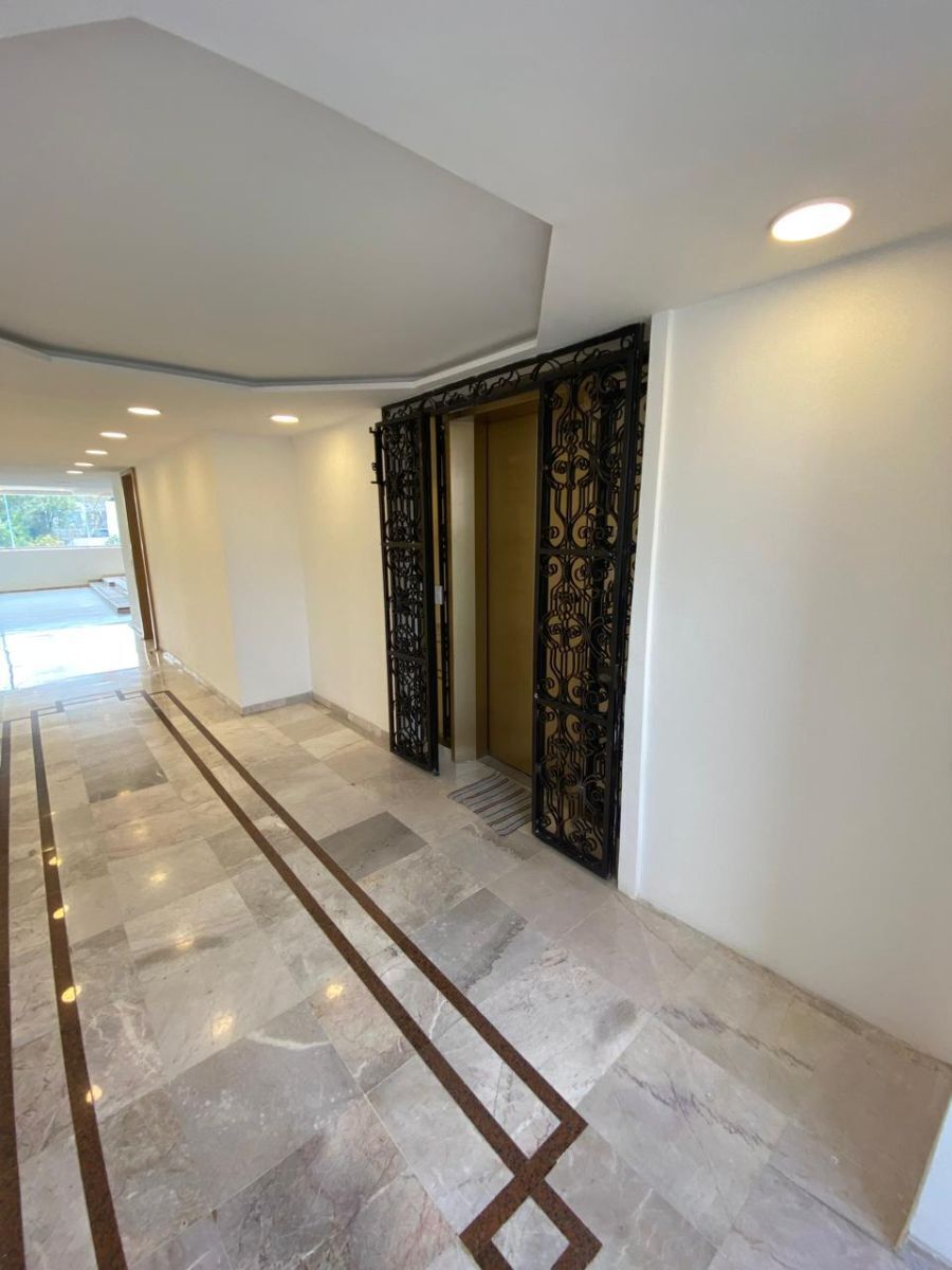115, Sierra Chalchihui, Lomas de Chapultepec, 11000 con 3 Recámaras, 3 Baños, 360 Metros Cuadrados y 2 Puestos de Estacionamiento 115, Sierra Chalchihui, Lomas de Chapultepec, 11000 con 3 Recámaras, 3 Baños, 360 Metros Cuadrados y 2 Puestos de Estacionamiento