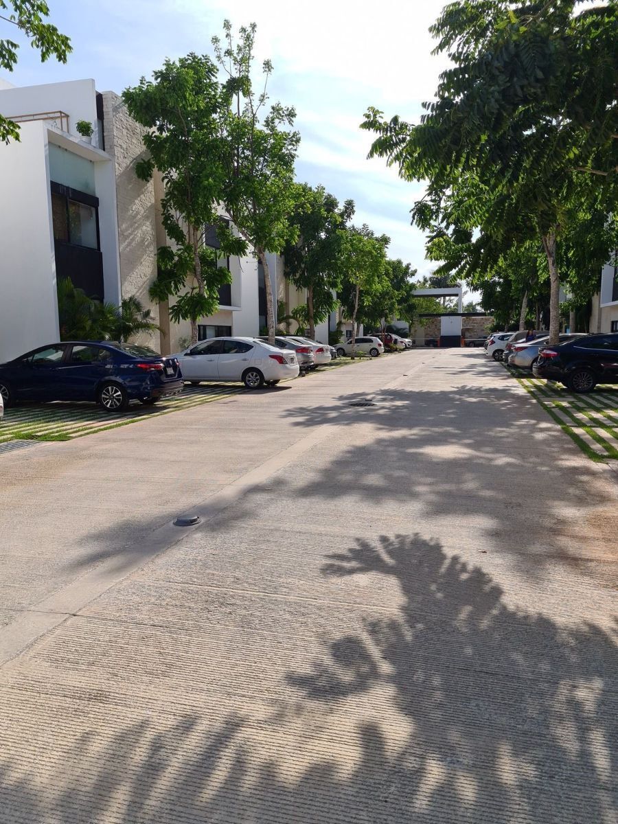 5 de 10: Estacionamiento